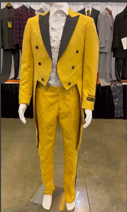 Mens Yellow Tailcoat Tuxedo with Black Lapel and Brocade Detailing – Formal Vintage Style Suit Mens Yellow Tailcoat Tuxedo with Black Lapel and Brocade Detailing – Formal Vintage Style Suit