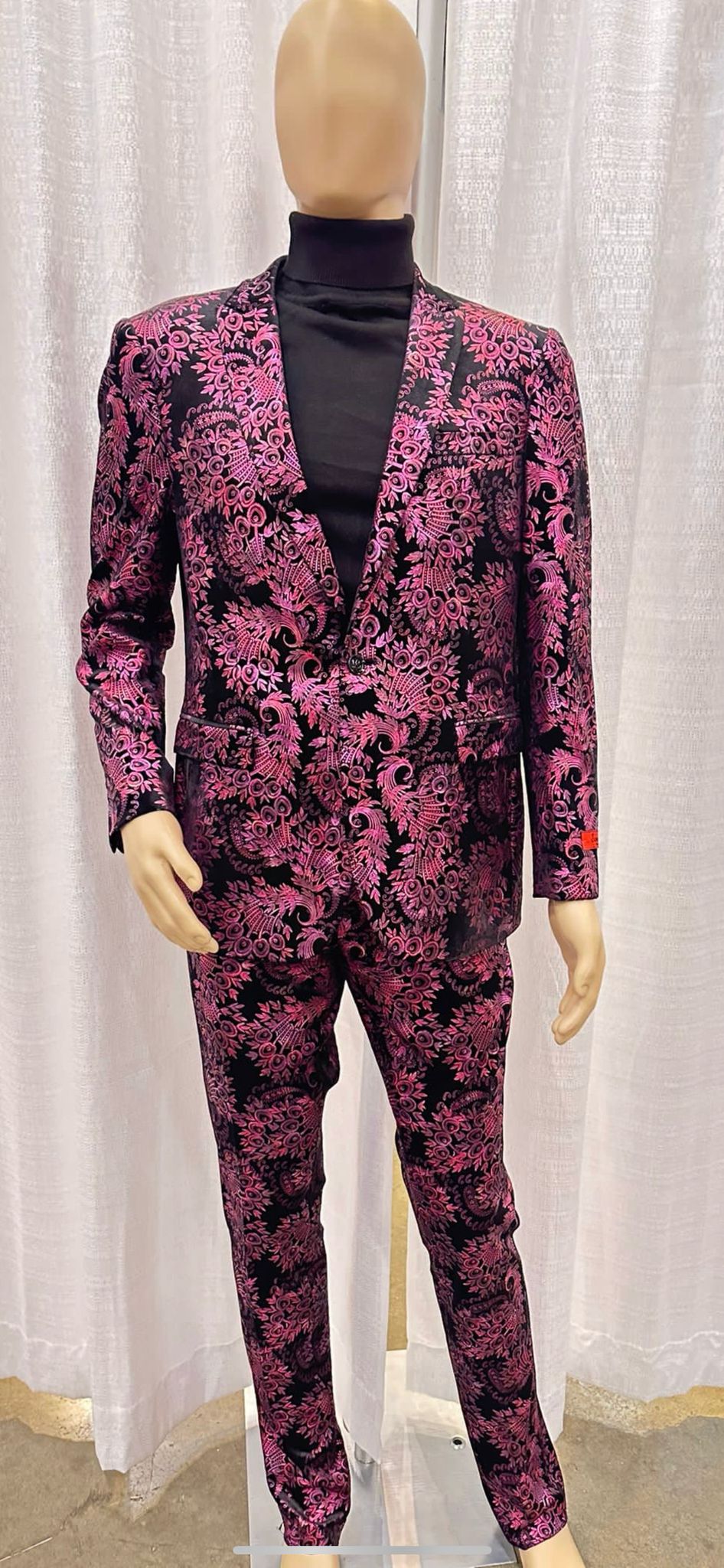Mens Pink and Black Floral Tuxedo Suit ƒ?? Slim Fit Two Piece Set
