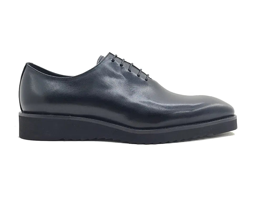 Signature Wholecut Oxford With Lightweight Sole Carrucci Signature Wholecut Oxford With Lightweight Sole Carrucci