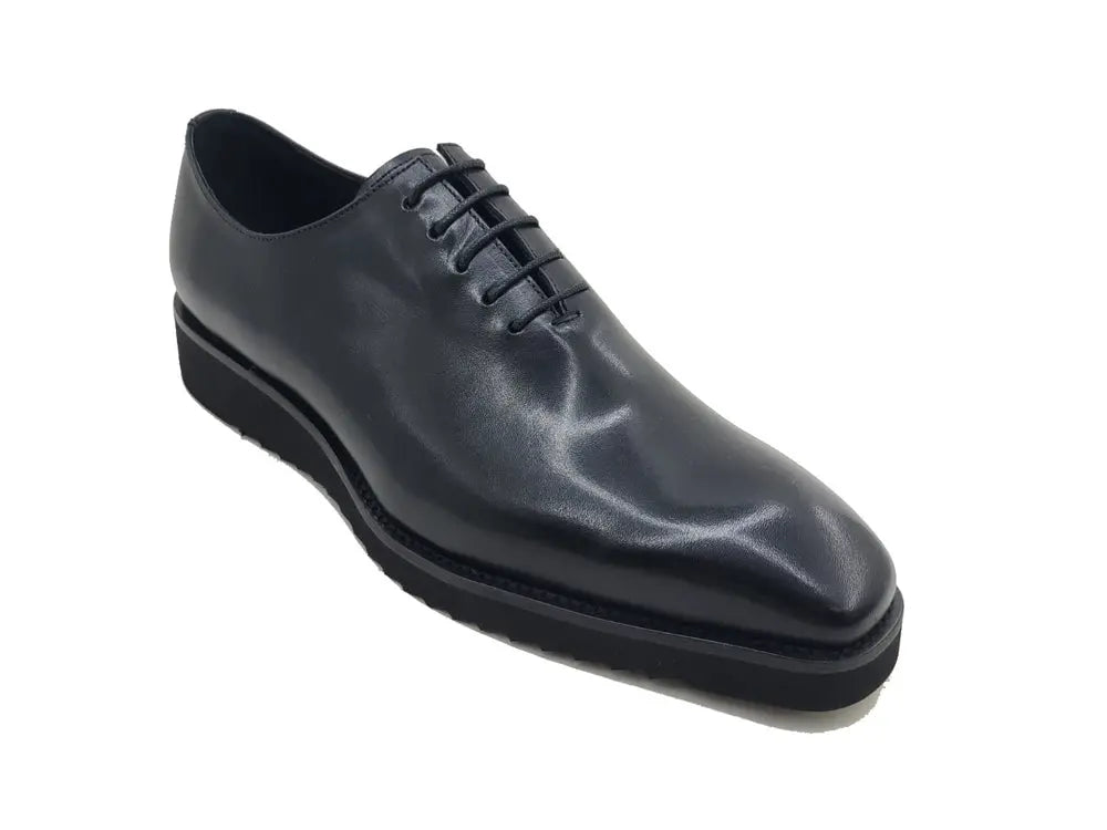 Signature Wholecut Oxford With Lightweight Sole Signature Wholecut Oxford With Lightweight Sole