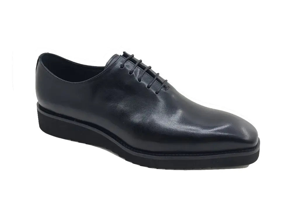 Signature Wholecut Oxford With Lightweight Sole Signature Wholecut Oxford With Lightweight Sole
