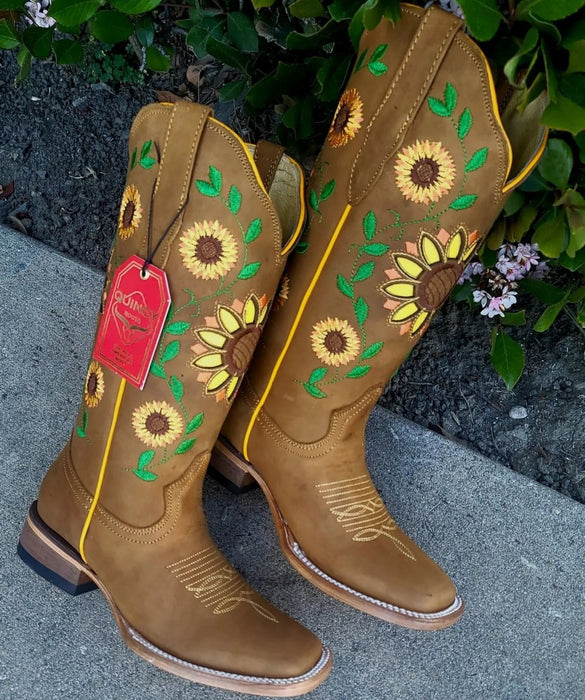 Botas Vaqueras de Cuero con Girasoles para Mujer en Horma Rodeo 5   - from alligatorwarehouse.com