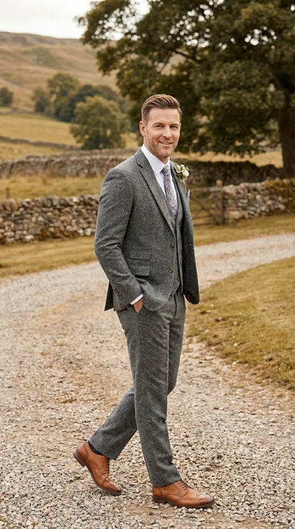 Men’s Peaky Blinder Light Grey Tweed Suit with Vest – Classic Three Piece Formal Suit, Vintage Wedding Business Outfit