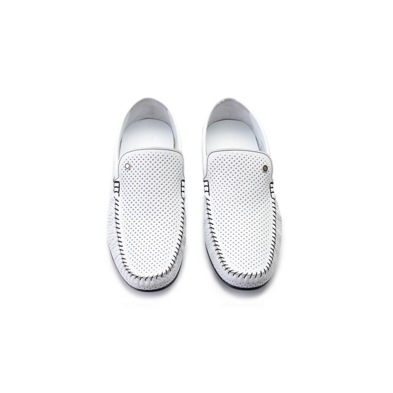P00021-2301-perforated Driving shoe White