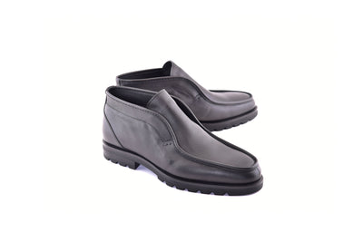 C185-7520 Shearling Lined Chukka Boot-Black