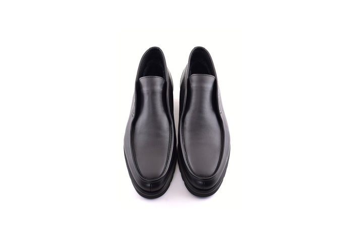 C185-7520 Shearling Lined Chukka Boot-Black