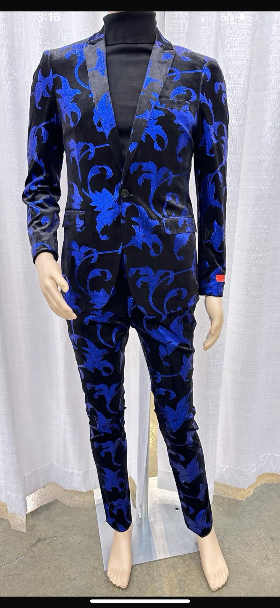 Mens Black and Royal Blue Floral Tuxedo Suit ƒ?? Slim Fit 2 Piece Velvet Embroidered Outfit for Weddings, Prom, and Formal Events