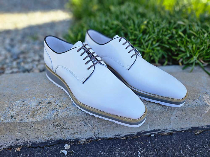 Carrucci Burnished Lace-up Leather Derby