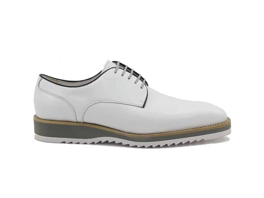 Carrucci Burnished Lace-up Leather Derby