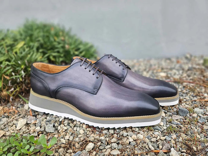 Carrucci Burnished Lace-up Leather Derby