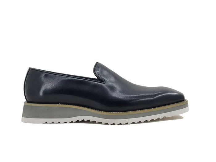 Carrucci Burnished Leather Wholecut Loafer - Lightweight Sole
