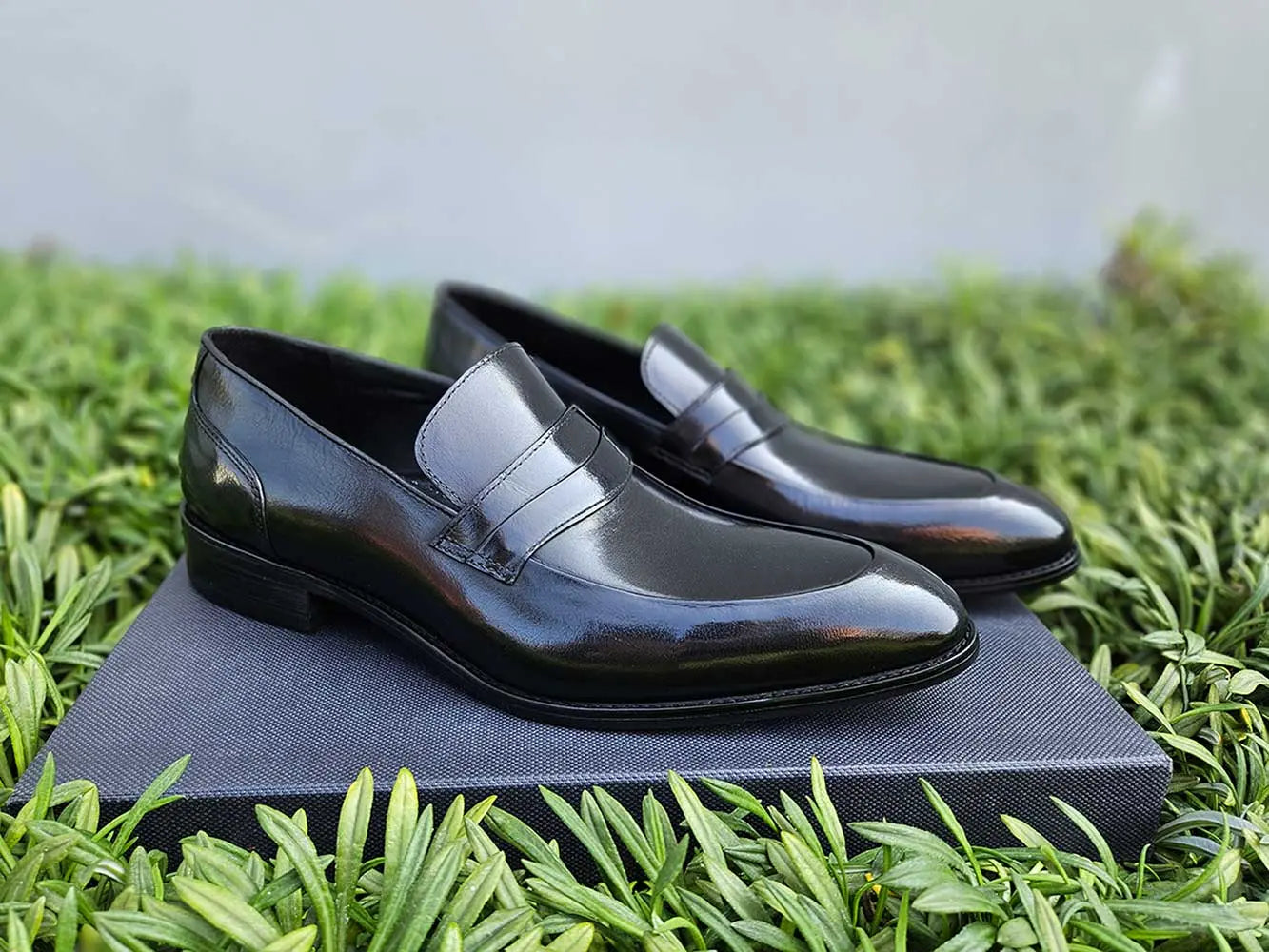 Carrucci Calfskin Modern Classic Penny Loafer