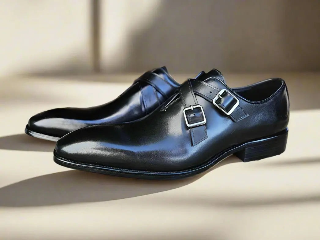 Carrucci Cross Straps Wholecut Shoe