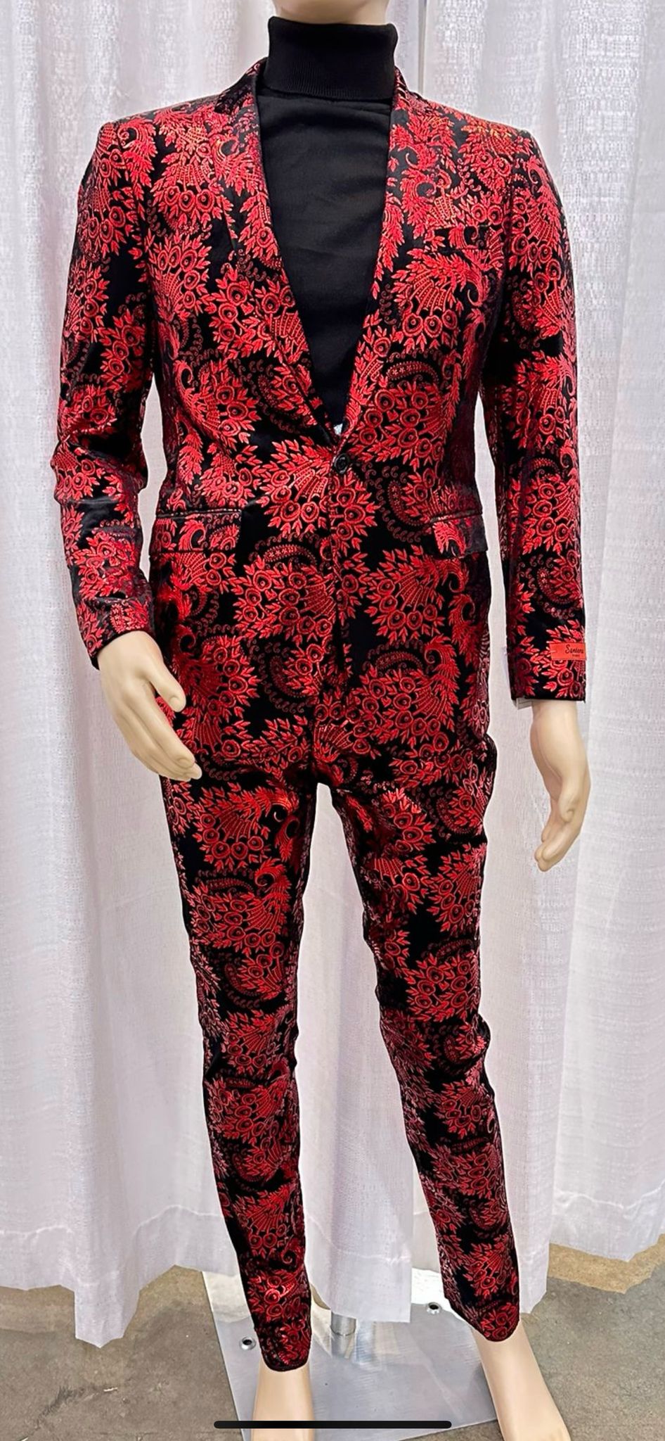 Mens Red and Black Floral Brocade Tuxedo Suit ƒ?? Two Piece Slim Fit Set