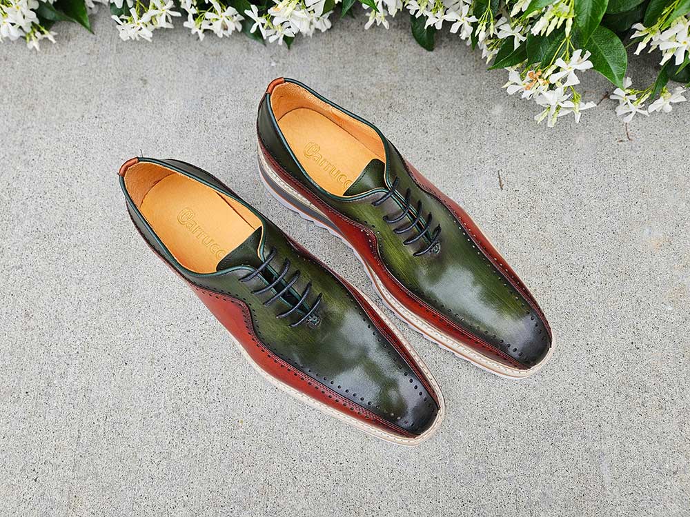 Carrucci Stylish Two-Tone Brogue Oxford