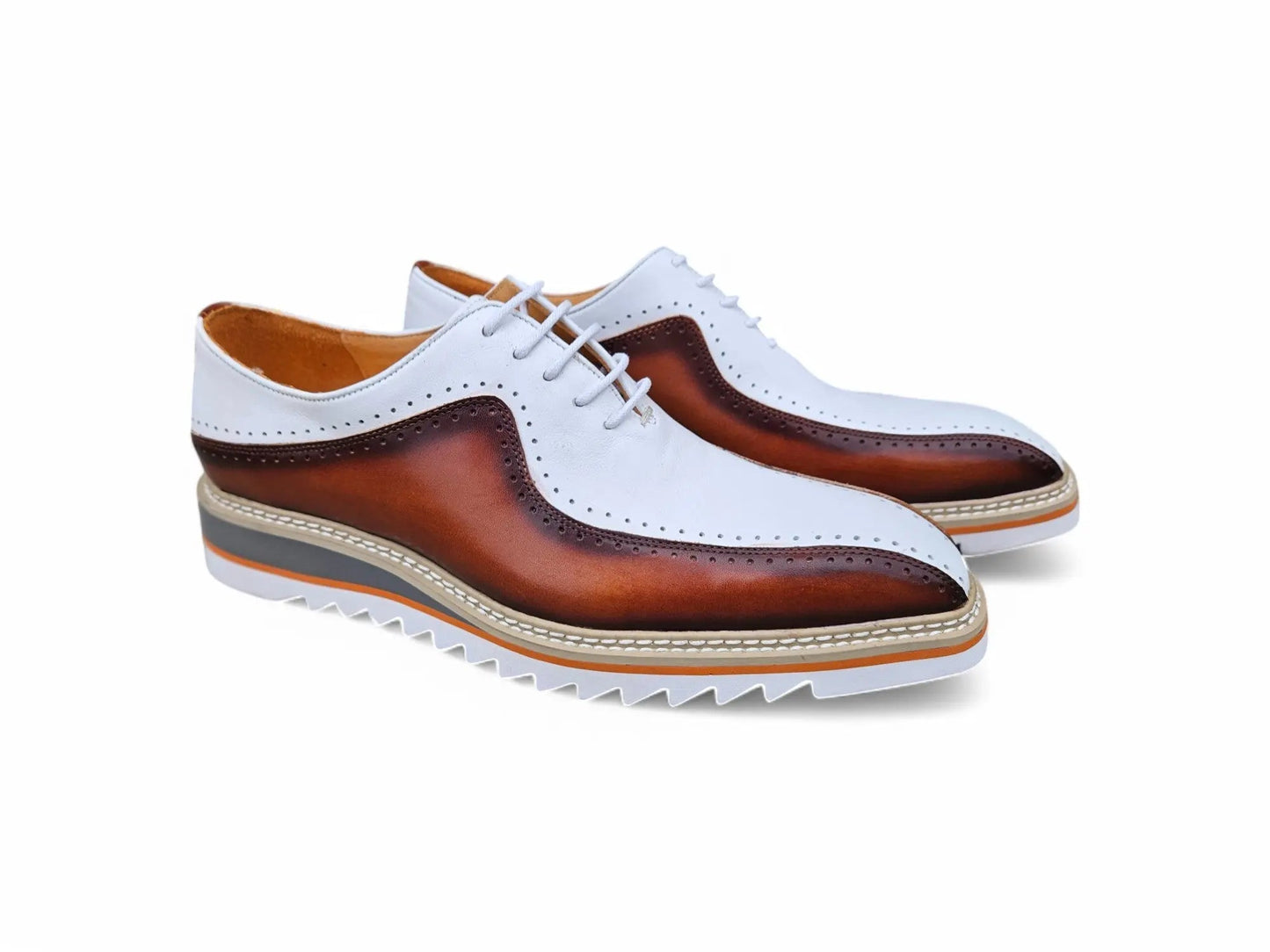 Carrucci Stylish Two-Tone Brogue Oxford