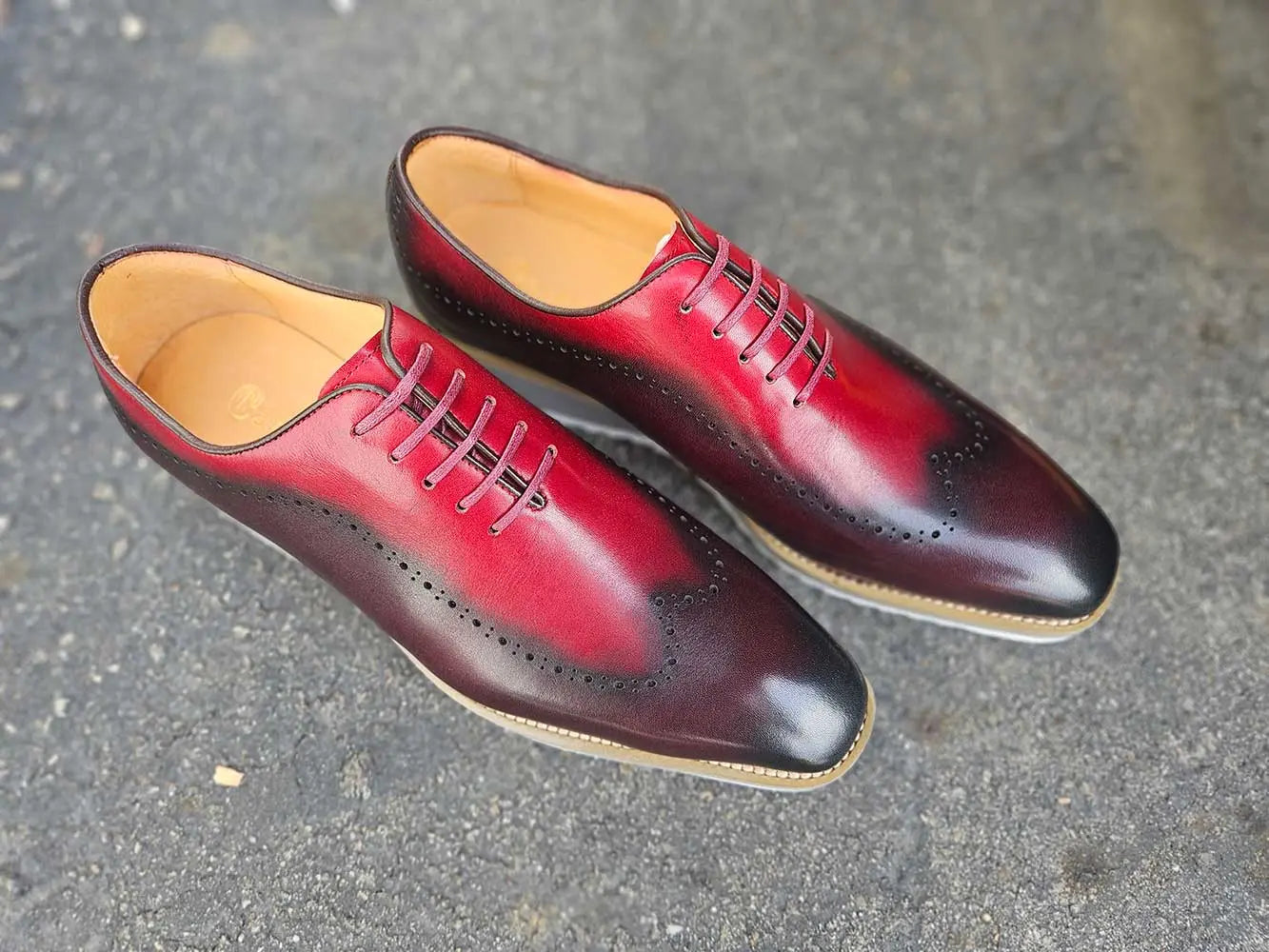 Two Tone Oxford With Lightweight Sole Carrucci