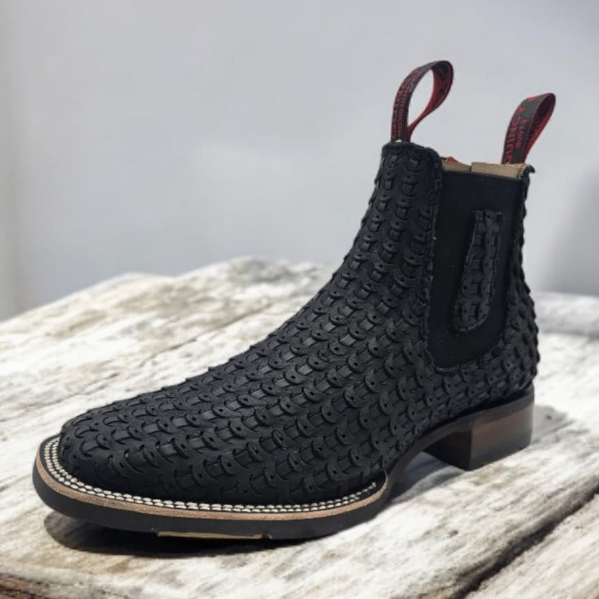 Black Petatillo boots
