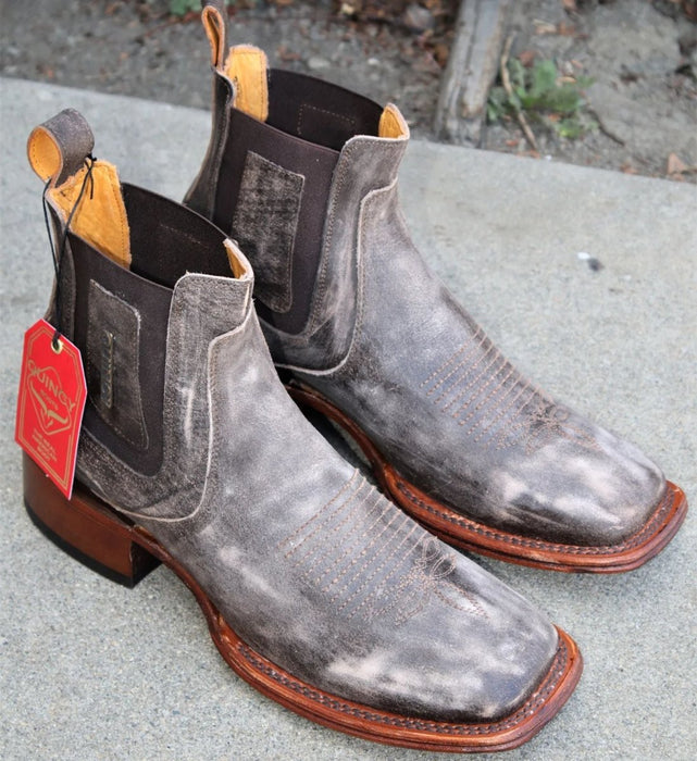 Botin Charro Quincy con Punta Cuadrada Color Cafe Claro