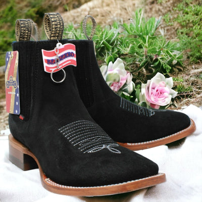 Botines Charros de Gamuza Punta Cuadrada para Mujer Color Negro Q82BJ6305 1   - from alligatorwarehouse.com