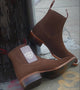 Botines Charros Quincy de Gamuza con Punta Cuadrada Cafe