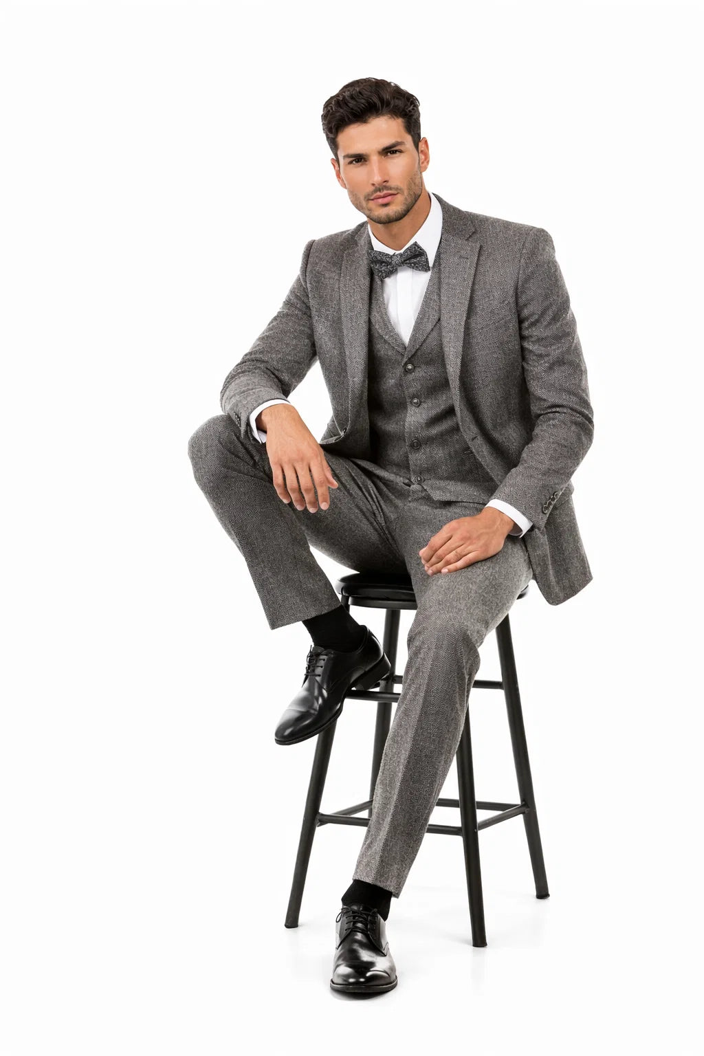 Men’s Two Button Vested Vintage Style Tweed Wedding Suit in Grey – Classic 3 Piece Formal Suit