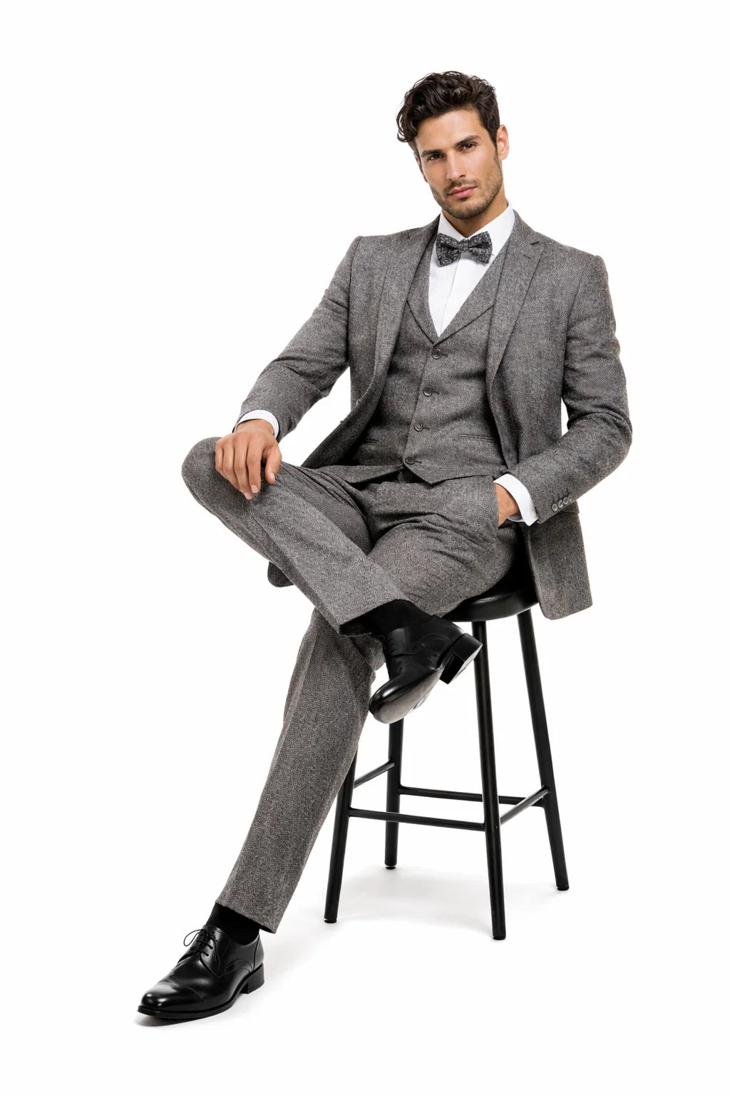 Men’s Two Button Vested Vintage Style Tweed Wedding Suit in Grey – Classic 3 Piece Formal Suit